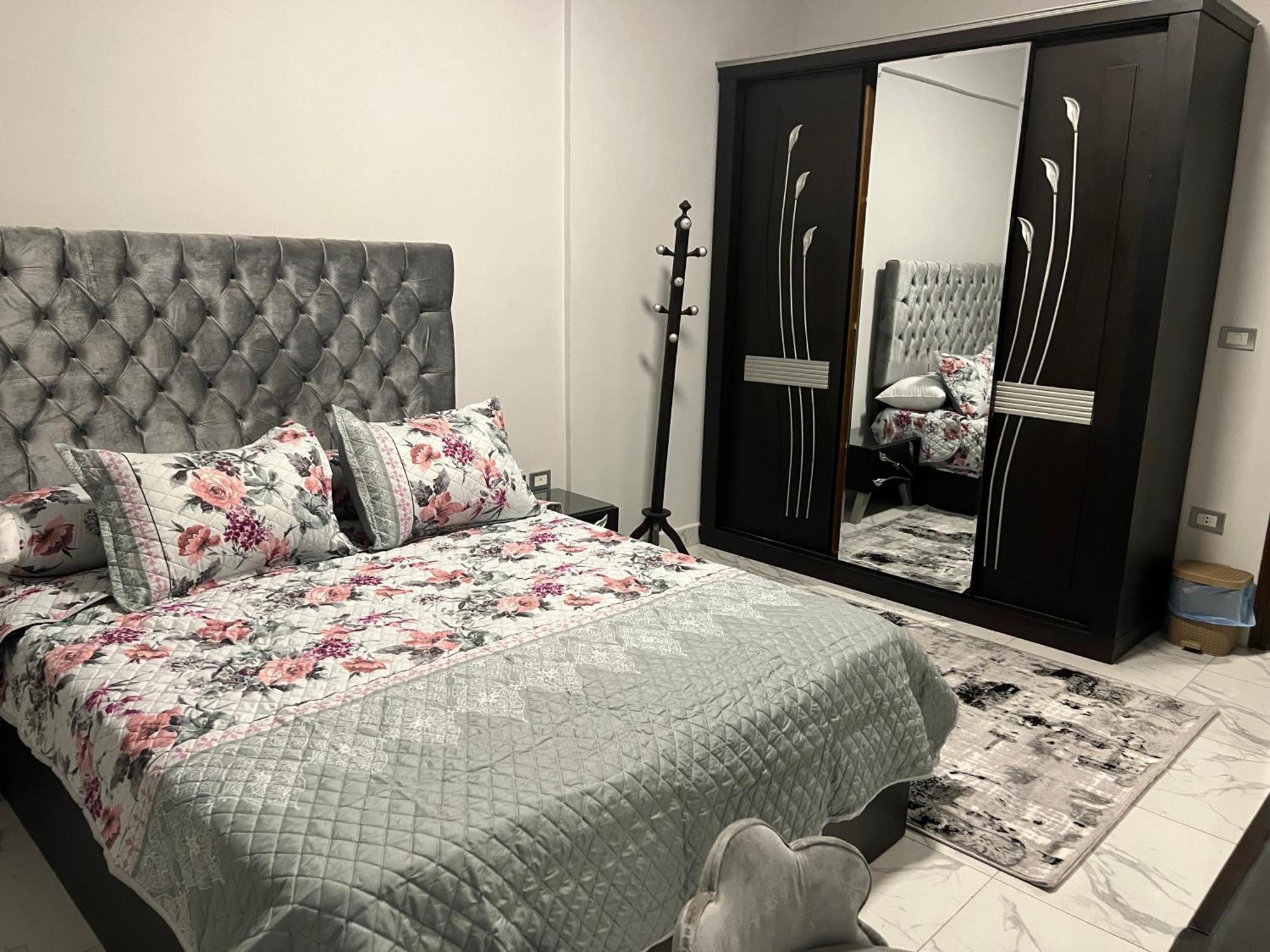 Luxury Beside Mall Of Arabia And Dar Al-fouad Hospital - Families Only- No Alcoholic Beverages *