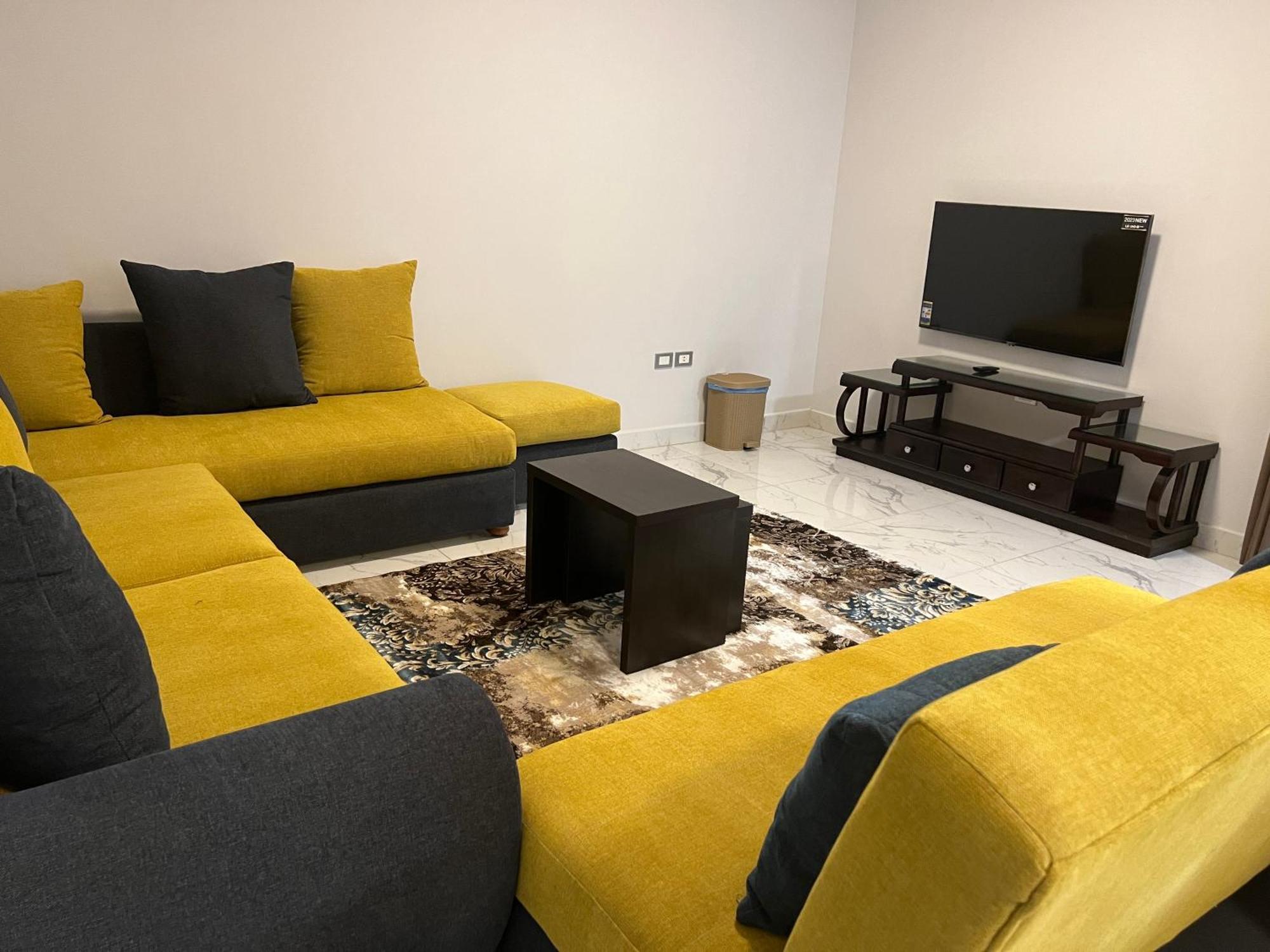 Luxury Beside Mall Of Arabia And Dar Al-fouad Hospital - Families Only- No Alcoholic Beverages *