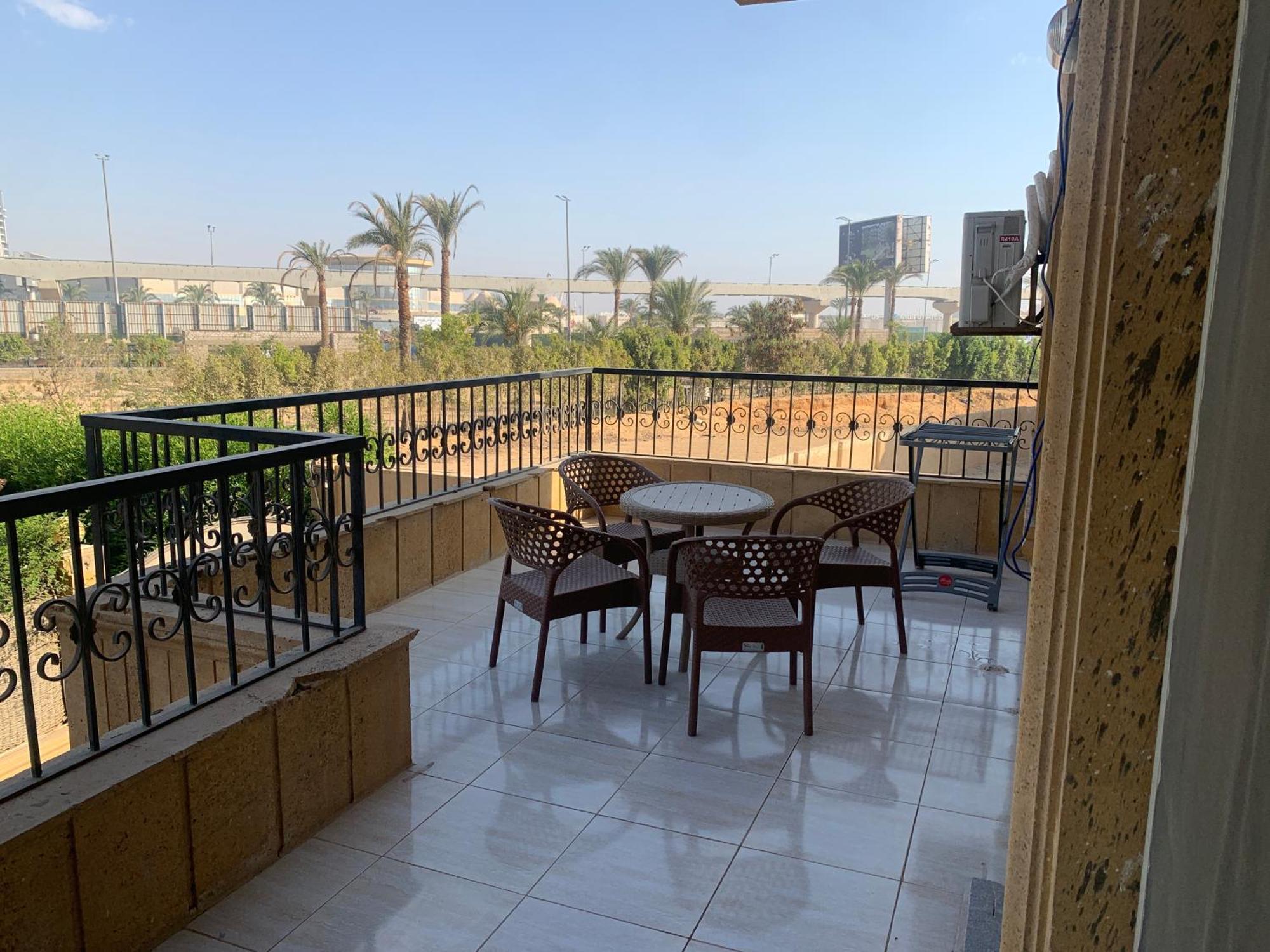Apartment Luxury Beside Mall Of Arabia And Dar Al-fouad Hospital - Families Only- No Alcoholic Beverages *