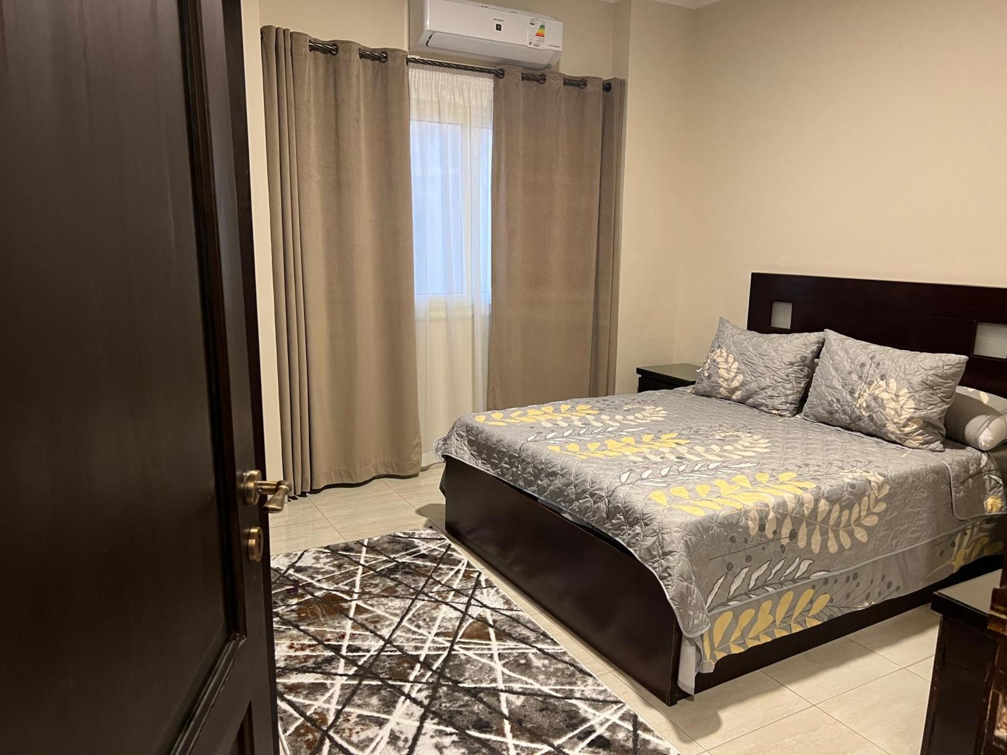 Apartment Luxury Beside Mall Of Arabia And Dar Al-fouad Hospital - Families Only- No Alcoholic Beverages 6th of October City