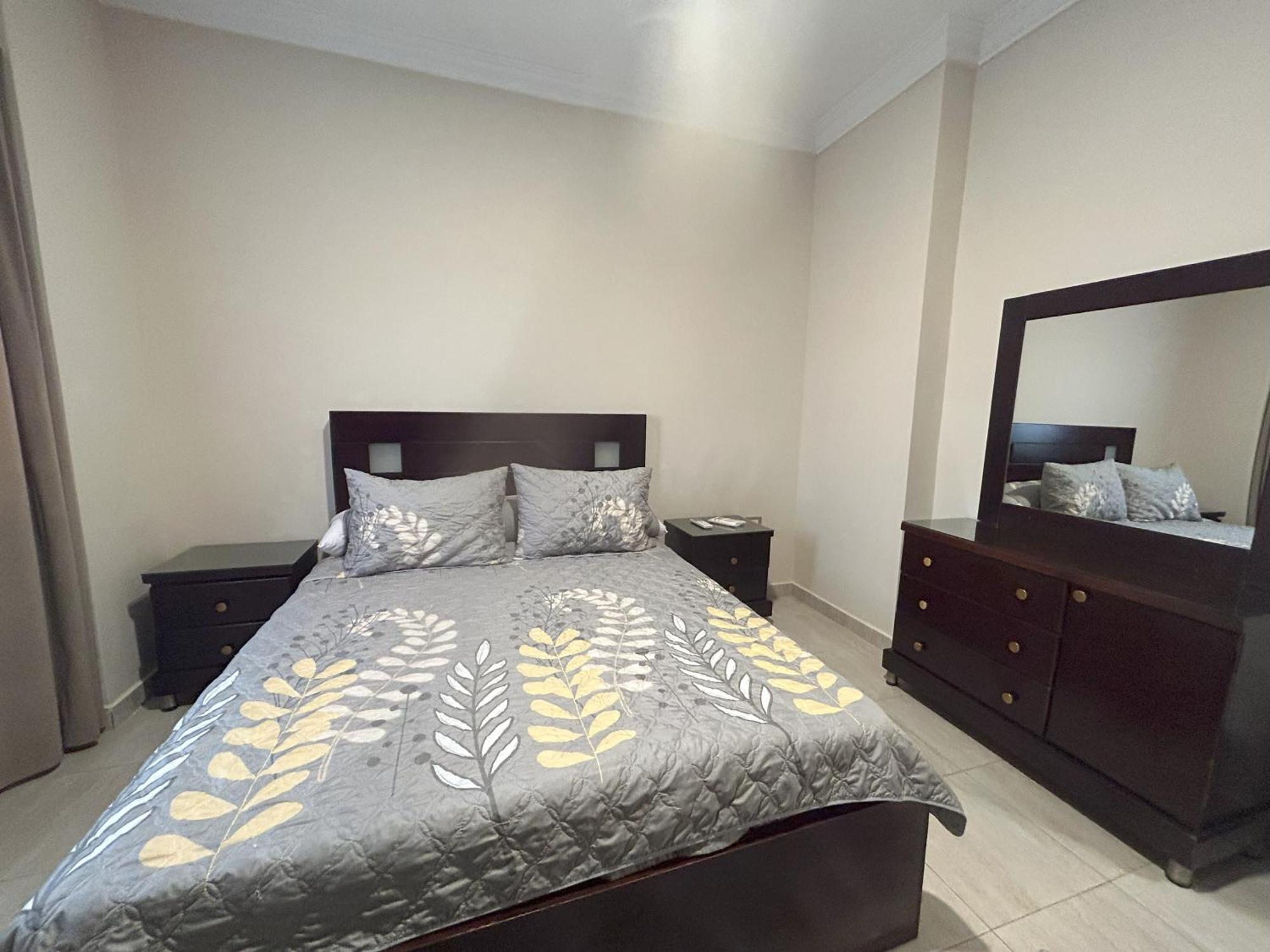 Apartment Luxury Beside Mall Of Arabia And Dar Al-fouad Hospital - Families Only- No Alcoholic Beverages *