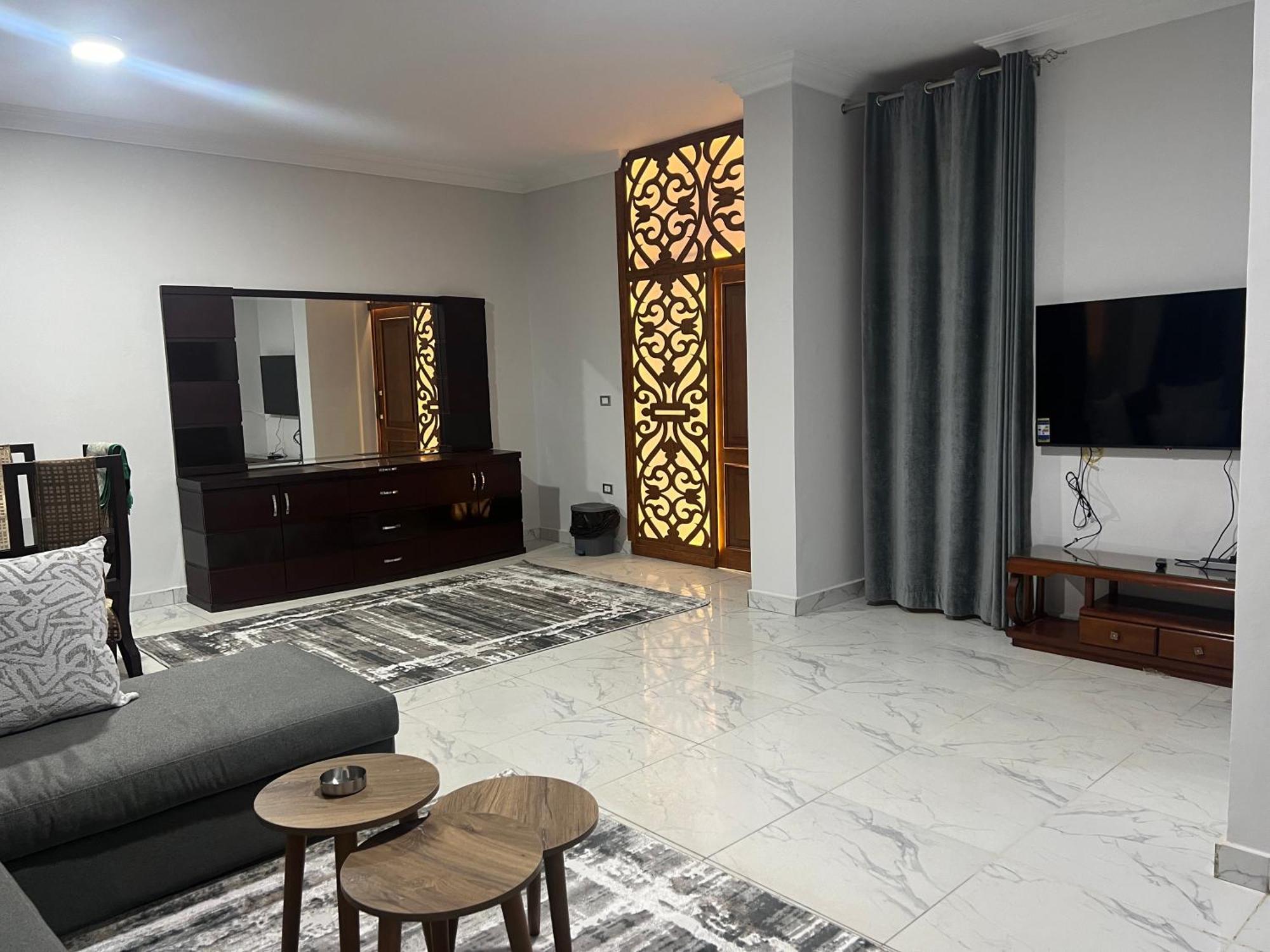 Luxury Beside Mall Of Arabia And Dar Al-fouad Hospital - Families Only- No Alcoholic Beverages 6th of October City