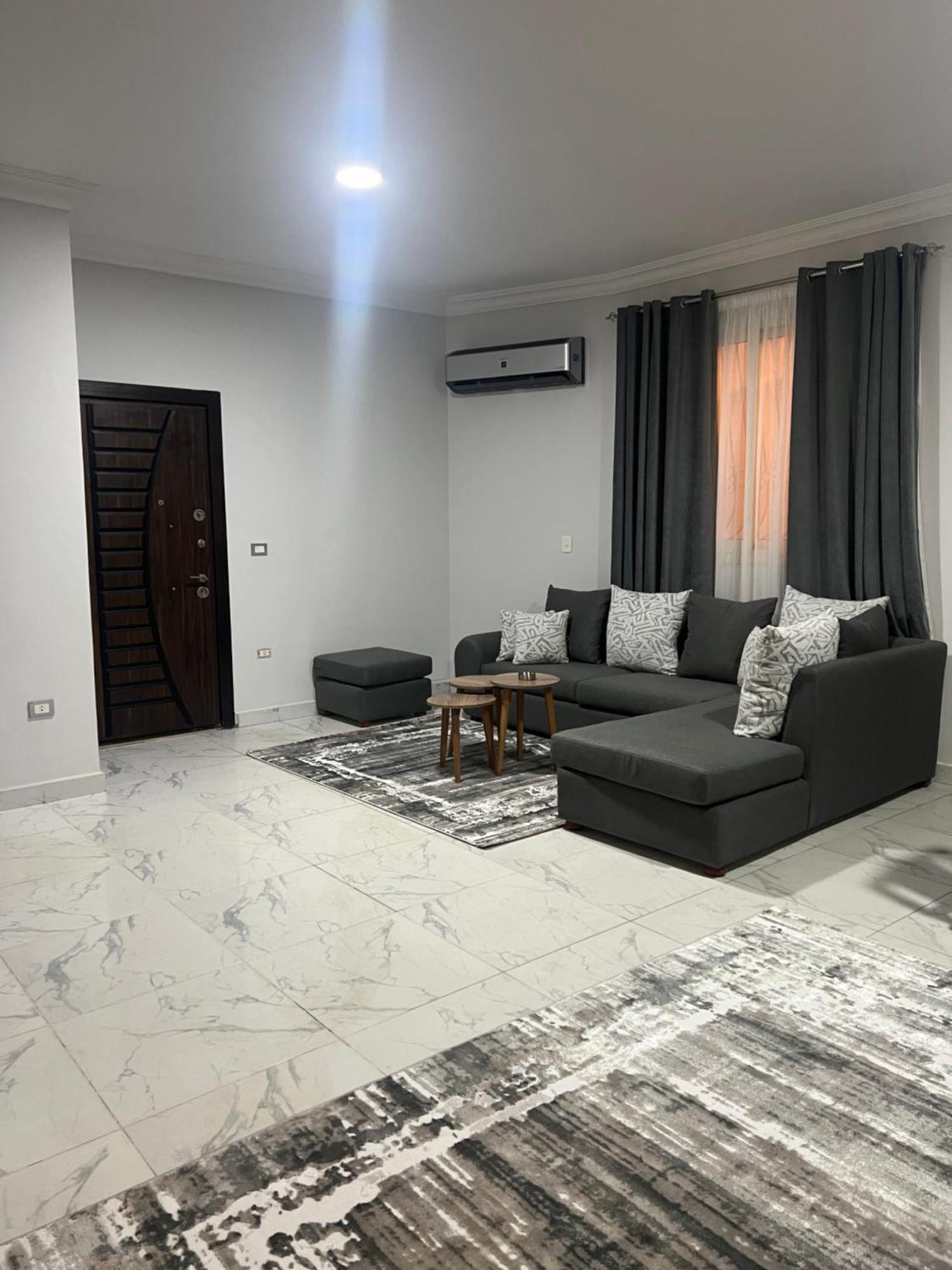 Luxury Beside Mall Of Arabia And Dar Al-fouad Hospital - Families Only- No Alcoholic Beverages * 6th of October City