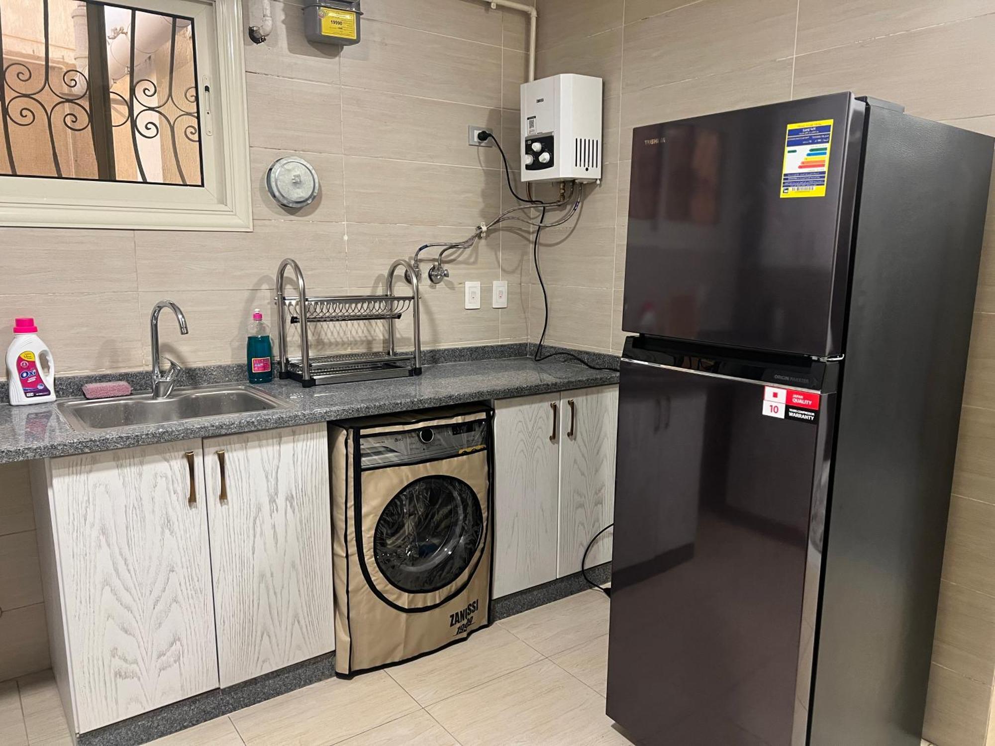 Apartment Luxury Beside Mall Of Arabia And Dar Al-fouad Hospital - Families Only- No Alcoholic Beverages *