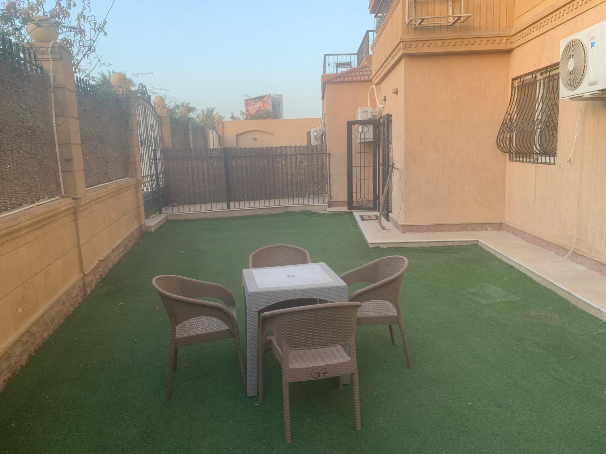 Luxury Beside Mall Of Arabia And Dar Al-fouad Hospital - Families Only- No Alcoholic Beverages *